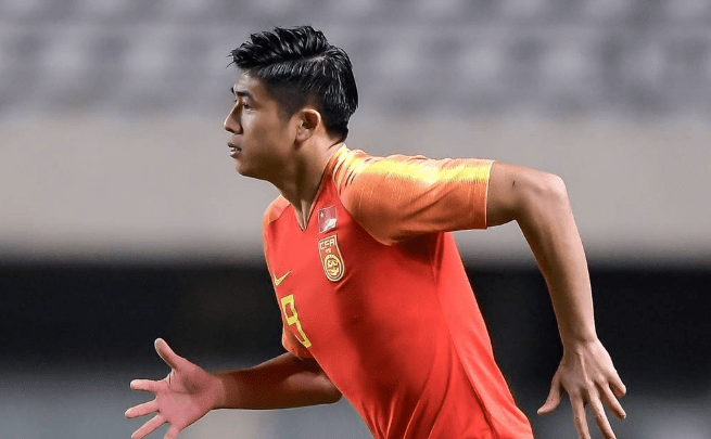 关于冲刺阶段北京国安调整名单以备德甲，战术微调环节打磨，态度坚定，心理建设被强调的信息