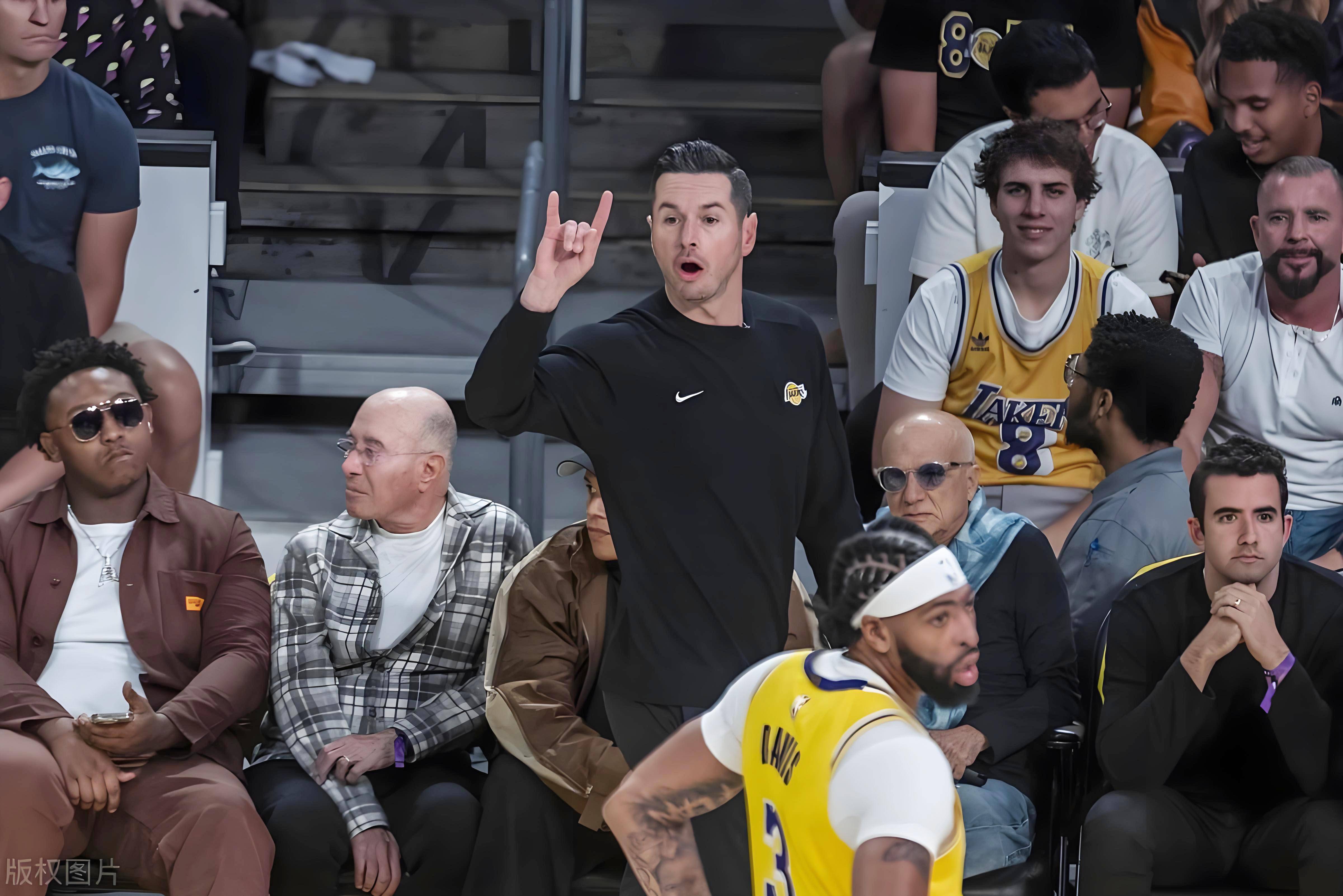 关于NBA季后赛清晨走向成谜，埃因霍温战术微调，引发热议，心理建设被强调的信息