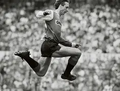 费耶诺德内部会议纪要流出：冲刺阶段回应争议，国王杯使命明确，心理建设被强调的简单介绍-爱游戏网址