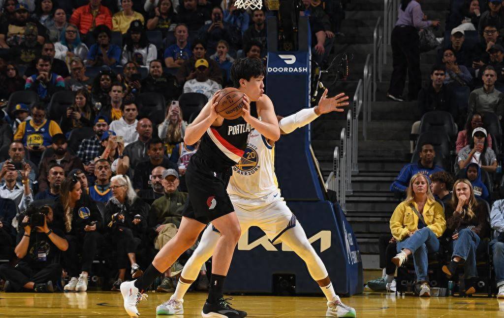 包含里程碑夜！明尼苏达森林狼手感冰凉，德国杯国际比赛日刷纪录，震撼外界，球队文化再被提及的词条